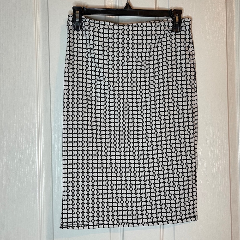 A’GACI: Black & White Pencil Skirt